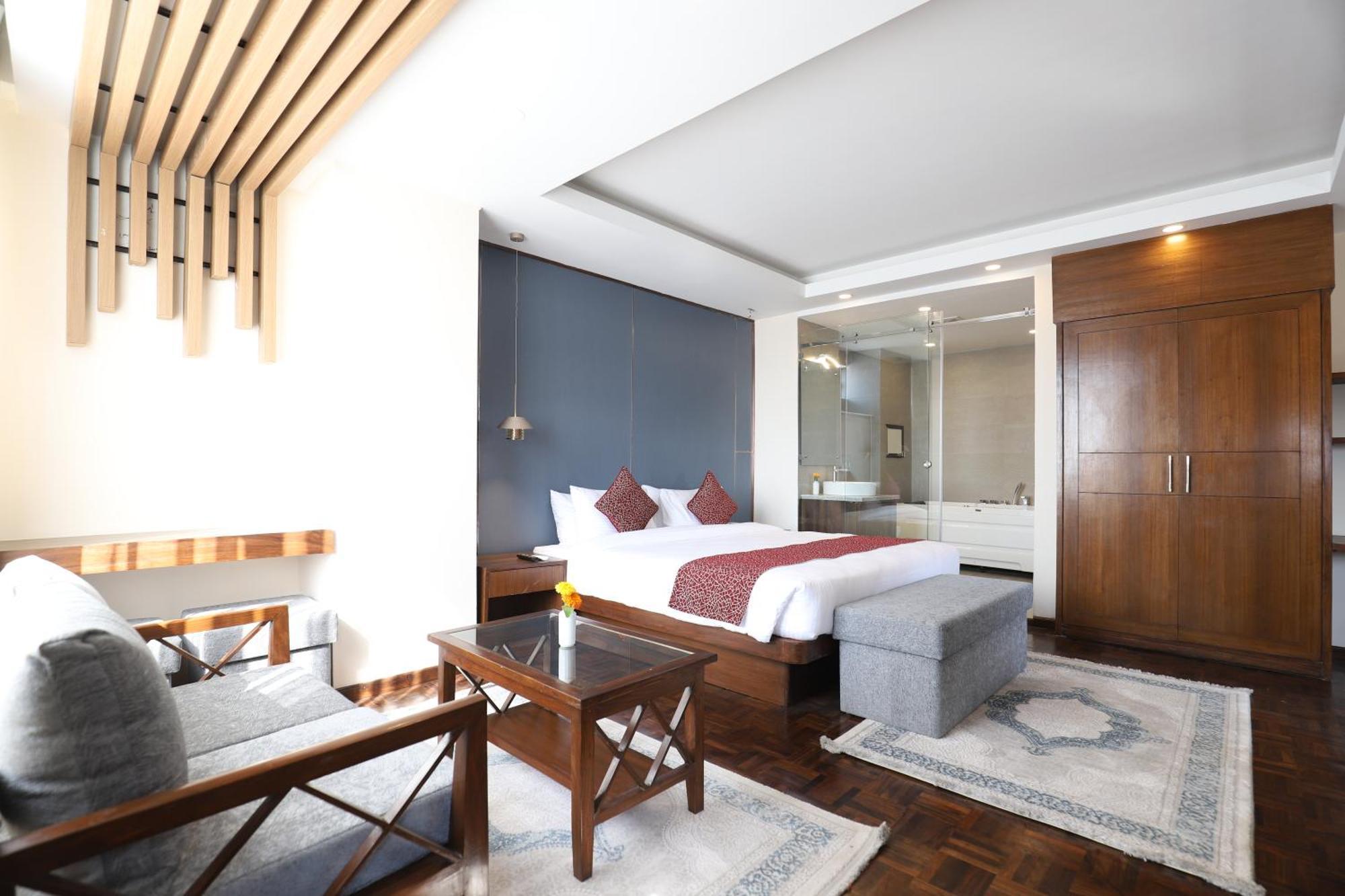 Apex Business Hotel - Airport Катманду Екстер'єр фото