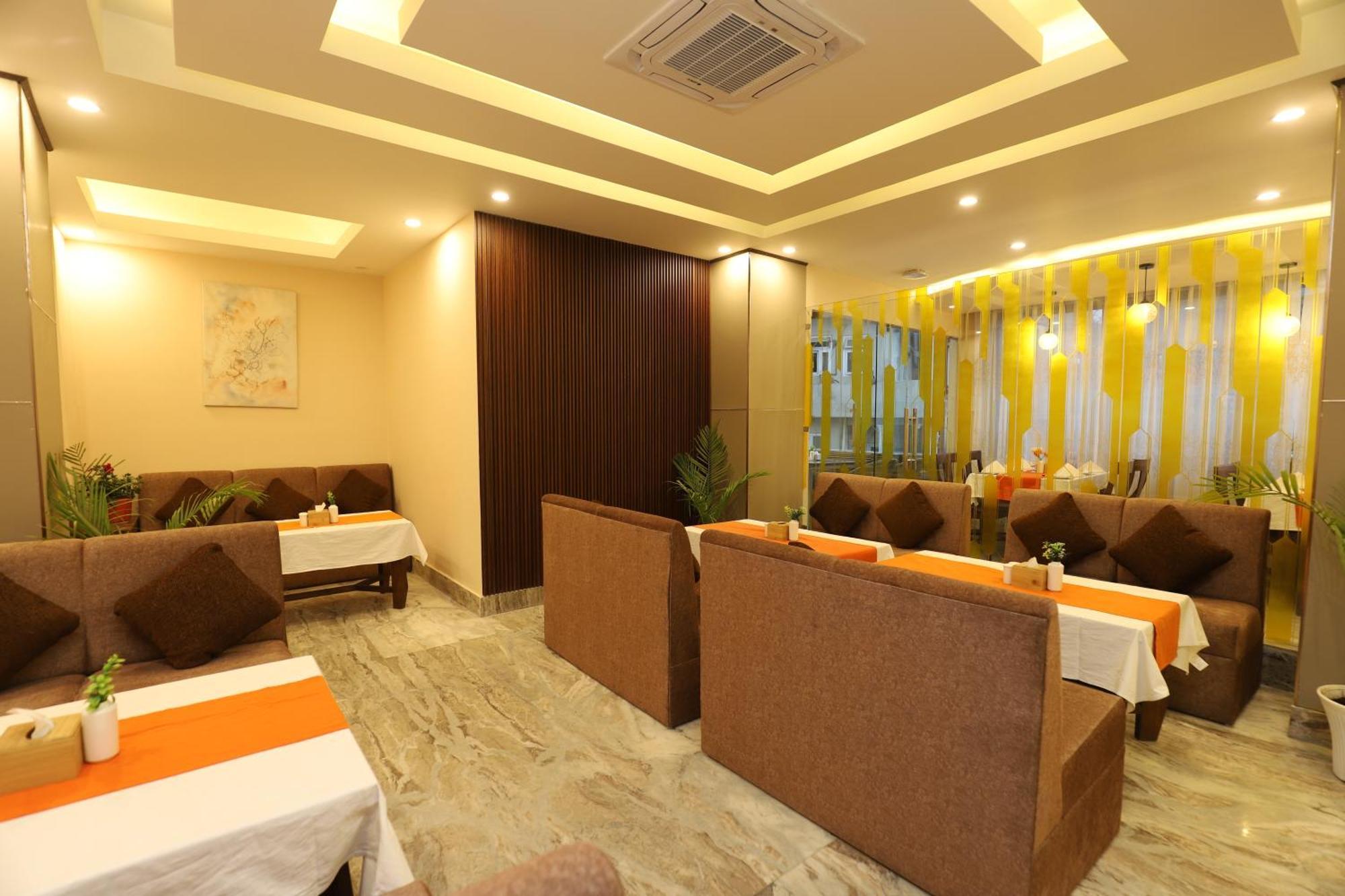 Apex Business Hotel - Airport Катманду Екстер'єр фото