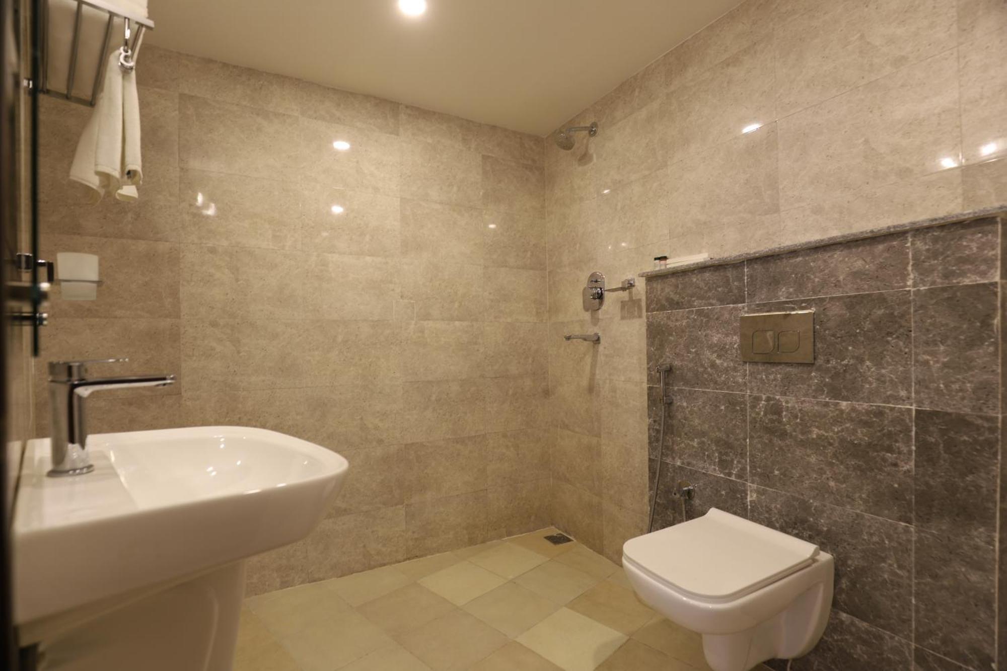 Apex Business Hotel - Airport Катманду Екстер'єр фото