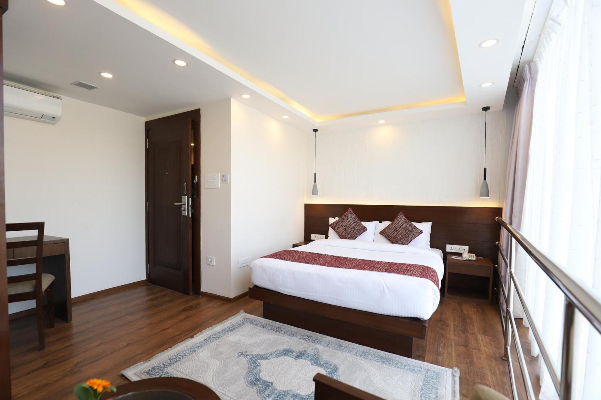 Apex Business Hotel - Airport Катманду Екстер'єр фото