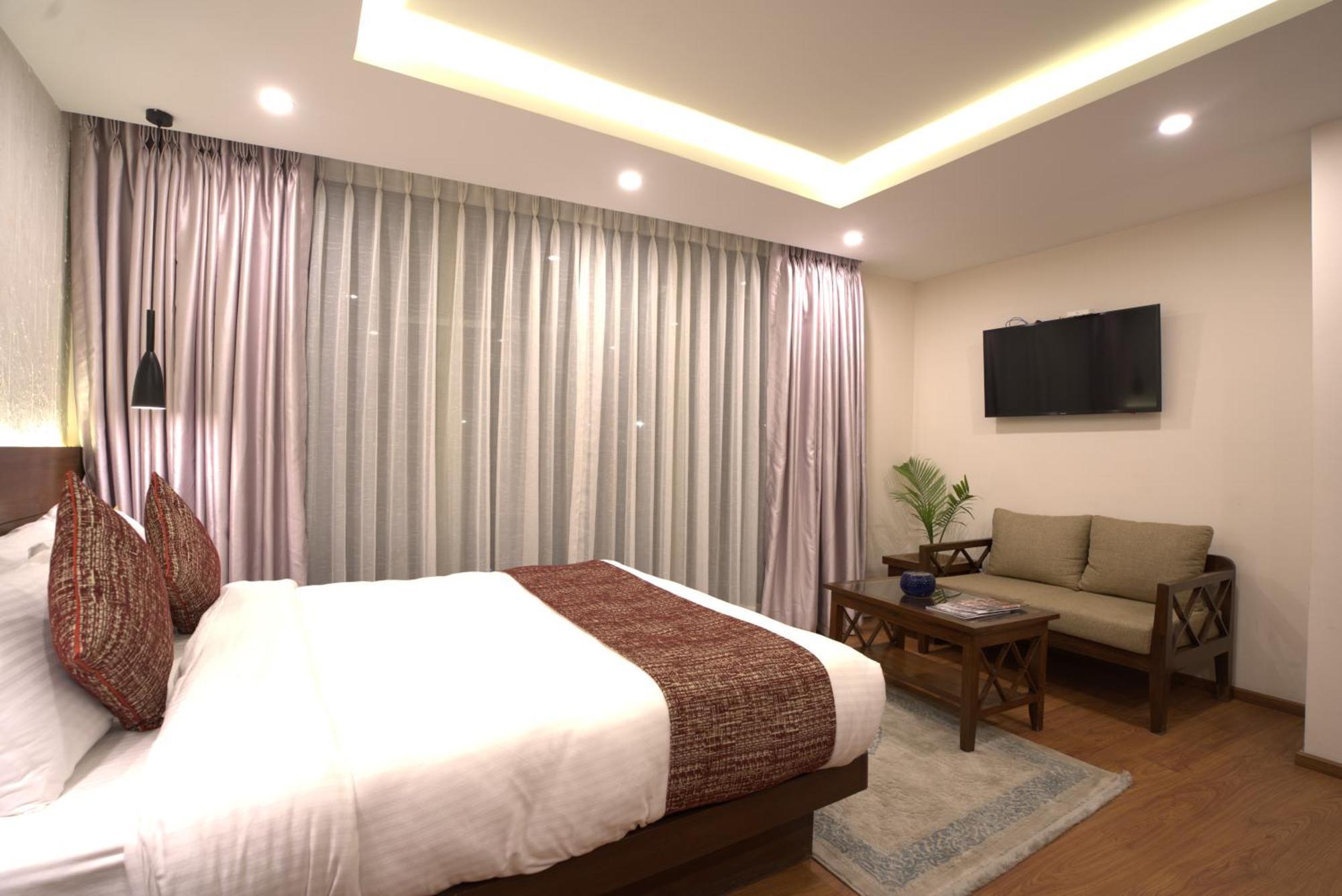 Apex Business Hotel - Airport Катманду Екстер'єр фото